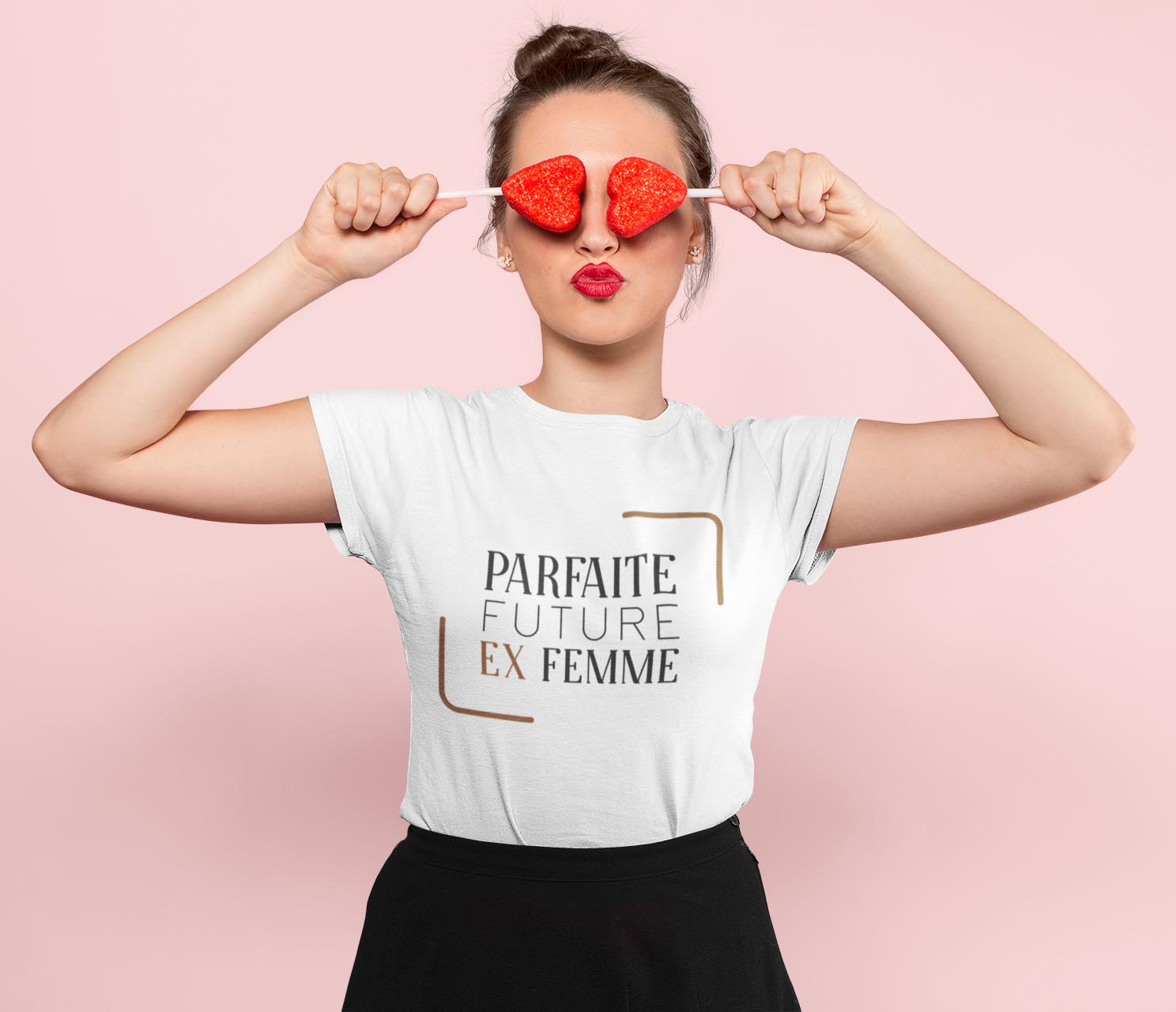 Mockup de mannequins portant les vêtements de la marque INSHINYTEE